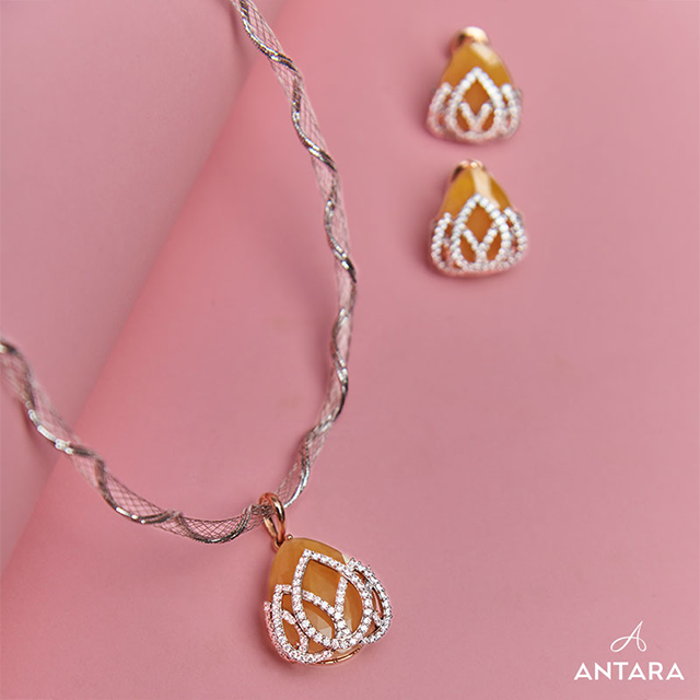 #DiamondSet #DiamondJewellery #GoldJewellerySet #GoldJewellery #CertifiedDiamondJewellery #HallmarkedJewellery #HallmarkedGold #Hallmark #AntaraJewellery #Dadar #Borivali #JewellerySet #IndianJewellery